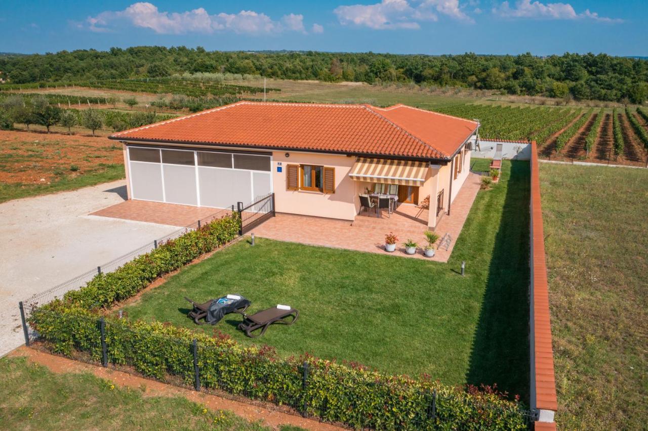 Villa Gracia Sveti Lovreč Pazenatički Exterior foto