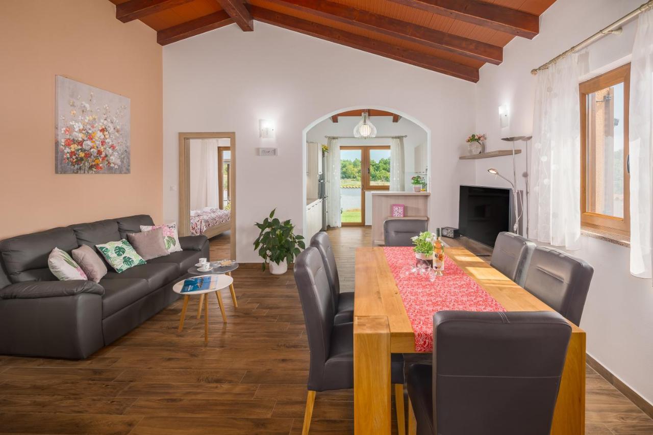 Villa Gracia Sveti Lovreč Pazenatički Exterior foto