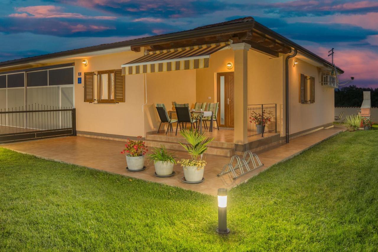 Villa Gracia Sveti Lovreč Pazenatički Exterior foto