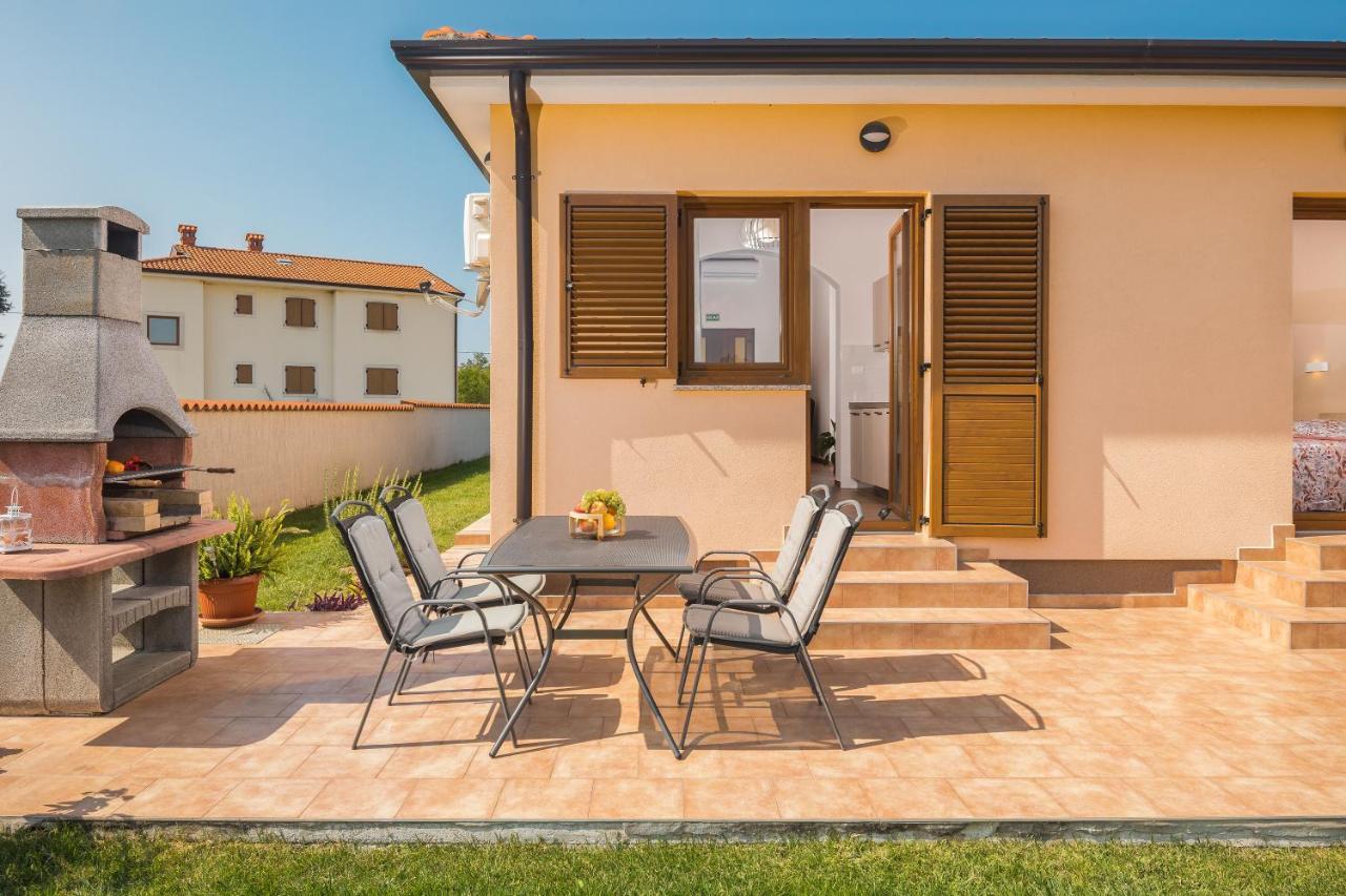 Villa Gracia Sveti Lovreč Pazenatički Exterior foto