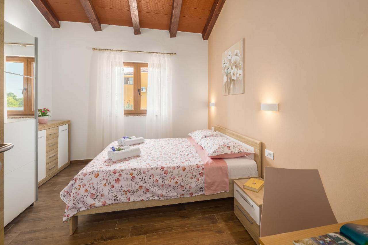 Villa Gracia Sveti Lovreč Pazenatički Exterior foto